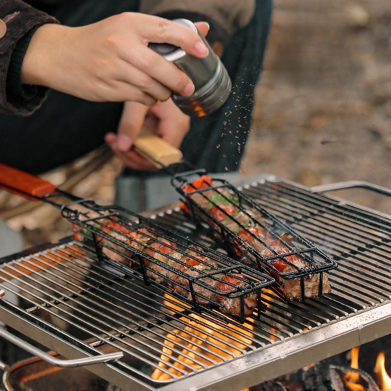 Skewer-Free Wooden BBQ Basket with Comfortable Handle